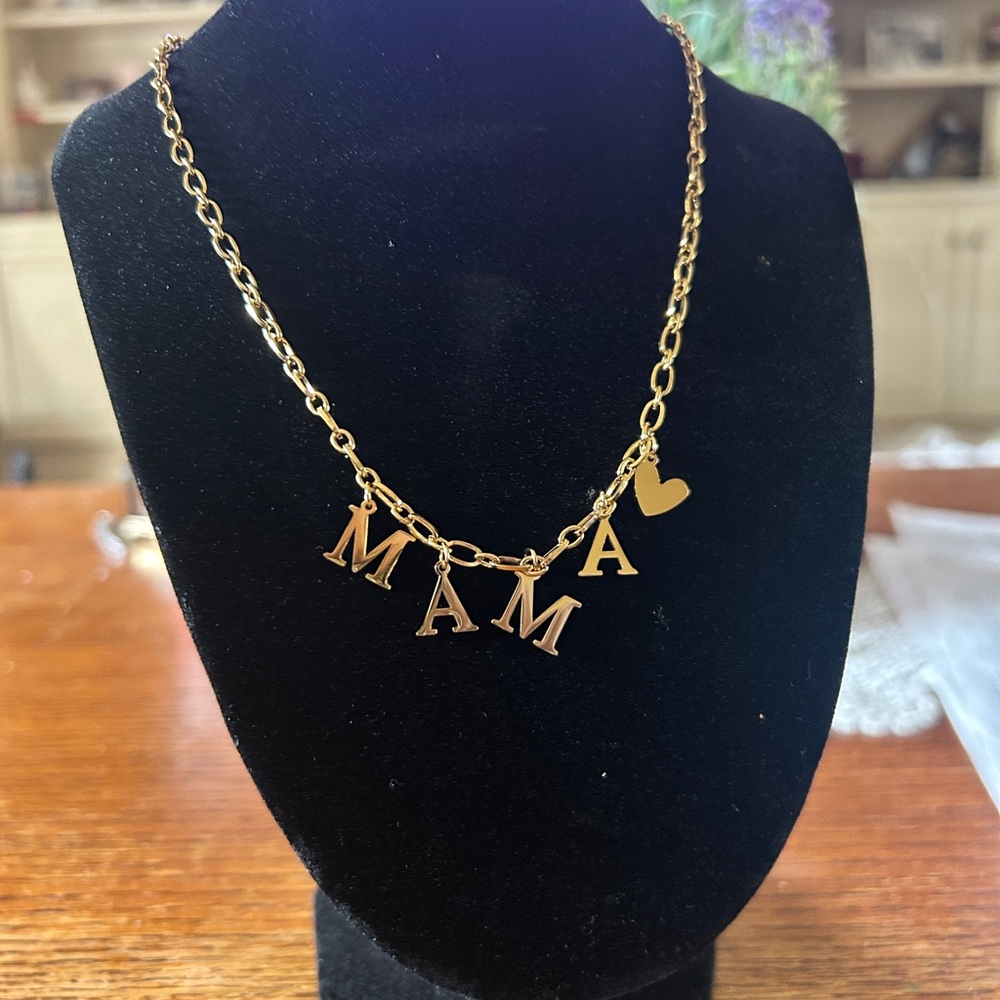 NWT 16” Oak & Ivy Gold 'MAMA' Letter Charm Necklace with Heart Accent